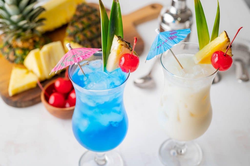 Pina Colada au Curacao bleu cocktail gin oasis ananas
