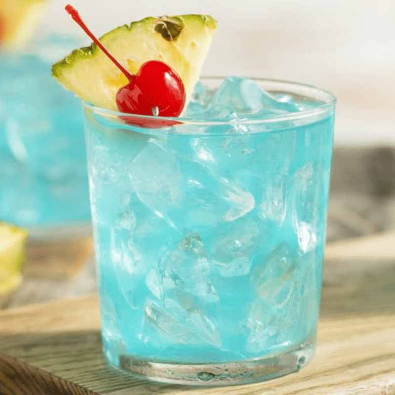 Blue Hawaiian cocktail rhum oasis ananas 800x800 1
